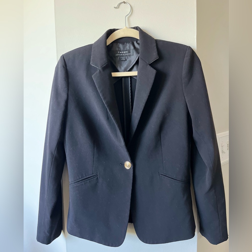Tahari Women's Classic Black Blazer